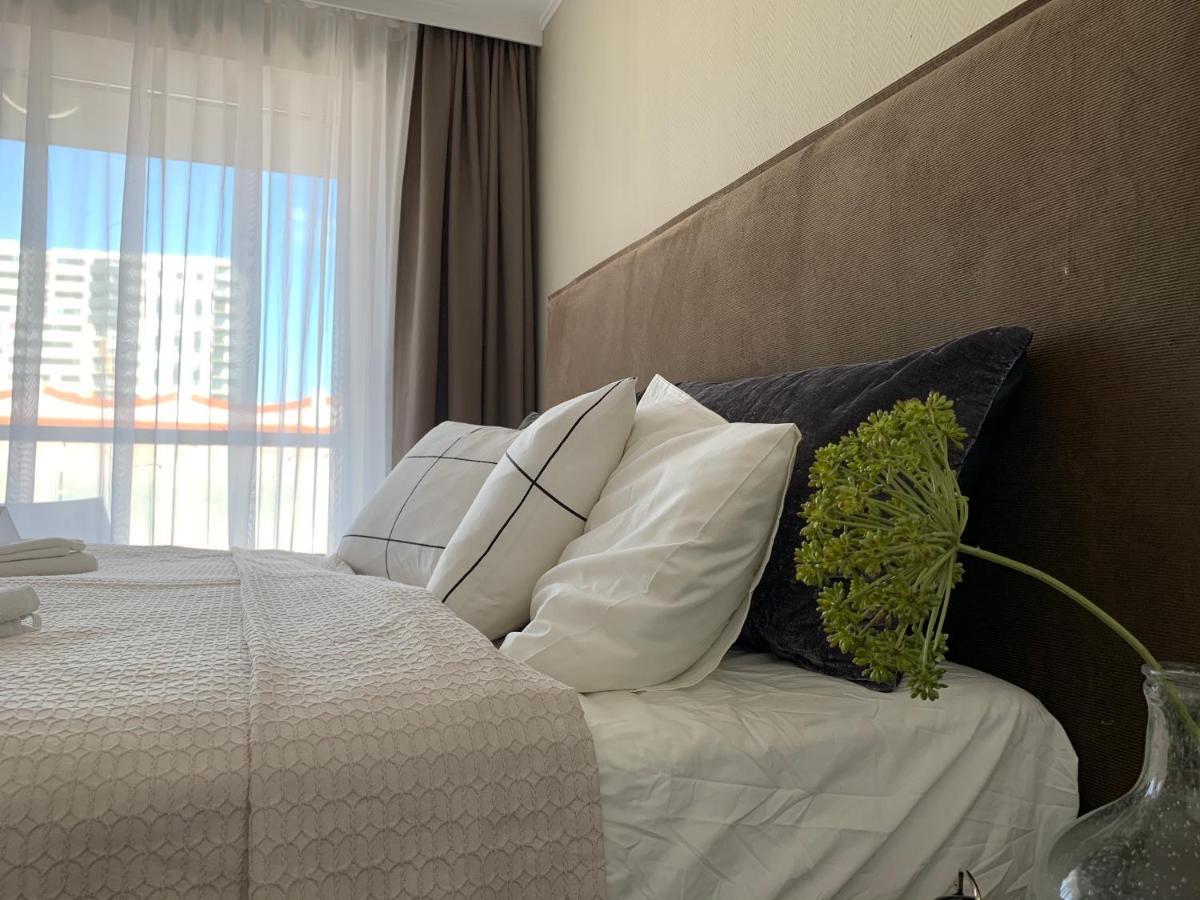 Central Point By Zoom Apartments براتسيلافا المظهر الخارجي الصورة