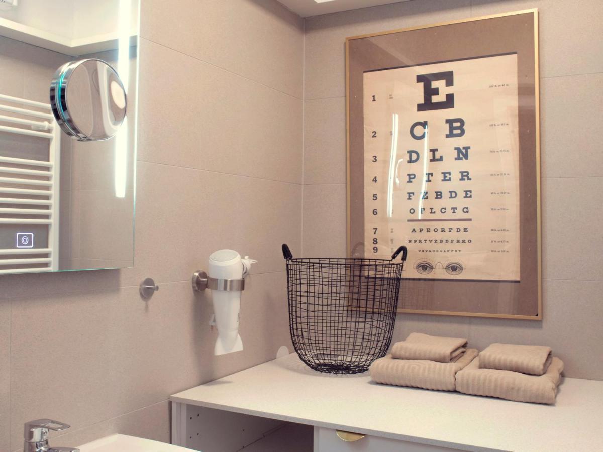 Central Point By Zoom Apartments براتسيلافا المظهر الخارجي الصورة