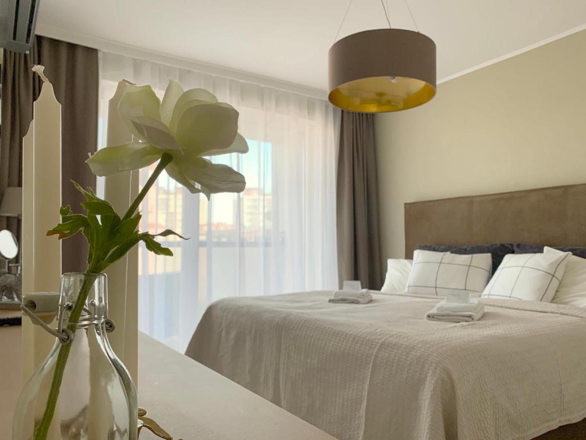 Central Point By Zoom Apartments براتسيلافا المظهر الخارجي الصورة